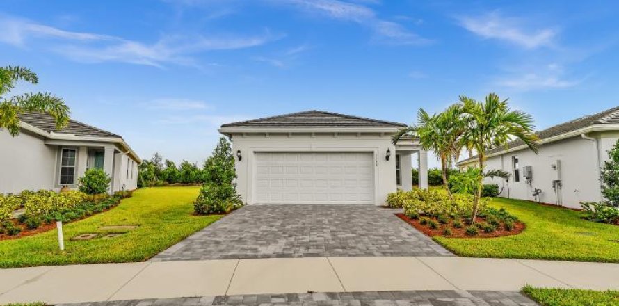 House in Vero Beach, Florida 3 bedrooms, 145.02 sq.m. № 2262476