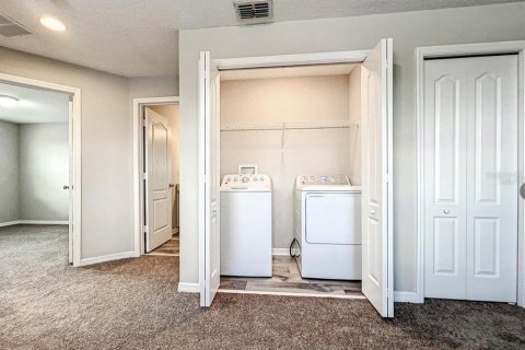 Touwnhouse à louer à Orlando, Floride: 4 chambres, 162.49 m2 № 2388242 - photo 12