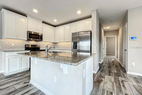 Touwnhouse à louer à Orlando, Floride: 4 chambres, 162.49 m2 № 2388242 - photo 3