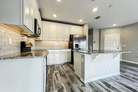 Touwnhouse à louer à Orlando, Floride: 4 chambres, 162.49 m2 № 2388242 - photo 4