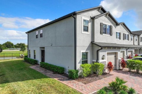 Touwnhouse à louer à Orlando, Floride: 4 chambres, 162.49 m2 № 2388242 - photo 2