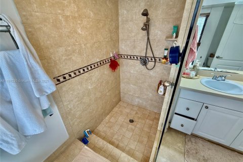 Снять в аренду квартиру в Майами, Флорида 1 спальня, 79.9м2, № 1949443 - фото 17