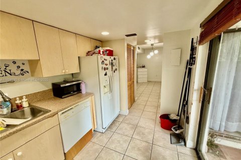 Снять в аренду квартиру в Майами, Флорида 1 спальня, 79.9м2, № 1949443 - фото 21