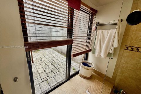 Снять в аренду квартиру в Майами, Флорида 1 спальня, 79.9м2, № 1949443 - фото 16