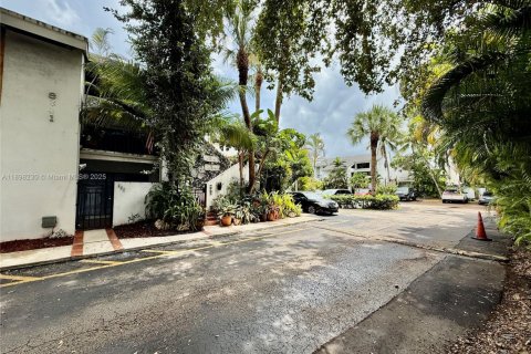 Снять в аренду квартиру в Майами, Флорида 1 спальня, 79.9м2, № 1949443 - фото 30