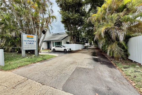 Снять в аренду квартиру в Майами, Флорида 1 спальня, 79.9м2, № 1949443 - фото 28