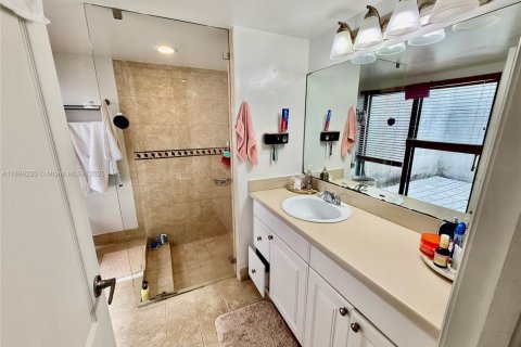 Снять в аренду квартиру в Майами, Флорида 1 спальня, 79.9м2, № 1949443 - фото 13