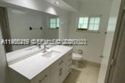 Снять в аренду виллу или дом в Мирамар, Флорида 4 спальни, 161.65м2, № 2011094 - фото 5