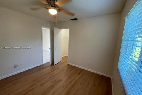 Снять в аренду виллу или дом в Мирамар, Флорида 4 спальни, 161.65м2, № 2011094 - фото 15