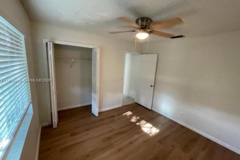 Снять в аренду виллу или дом в Мирамар, Флорида 4 спальни, 161.65м2, № 2011094 - фото 18