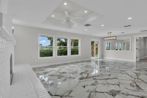 House in Lakeland, Florida 5 bedrooms, 336.31 sq.m. № 1755541 - photo 18