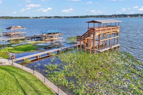 House in Lakeland, Florida 5 bedrooms, 336.31 sq.m. № 1755541 - photo 8