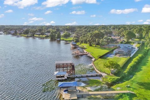 House in Lakeland, Florida 5 bedrooms, 336.31 sq.m. № 1755541 - photo 4