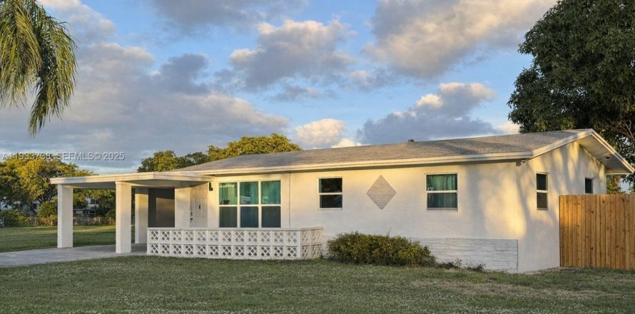 Дом в Маргит, Флорида 3 спальни, 98.38м2 № 1992035