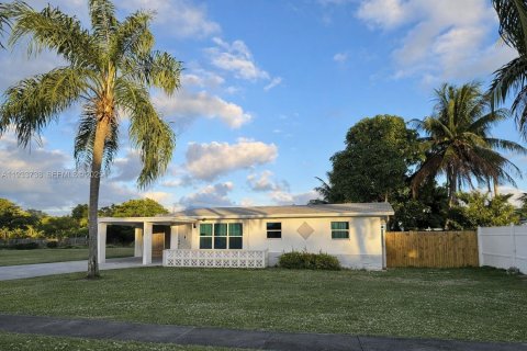 Купить виллу или дом в Маргит, Флорида 3 спальни, 98.38м2, № 1992035 - фото 3