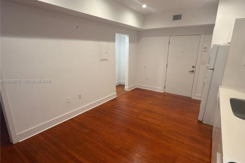 Appartement à louer à Miami, Floride: 1 chambre, 37.16 m2 № 1996565 - photo 4