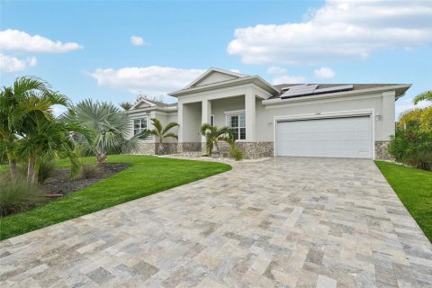 Villa ou maison à Port Charlotte, Floride 4 chambres, 204.57 m2 № 2166061