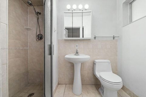 Casa en alquiler en Hallandale Beach, Florida, 20 dormitorios, 1026.48 m2 № 2434187 - foto 59