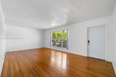 Casa en alquiler en Hallandale Beach, Florida, 20 dormitorios, 1026.48 m2 № 2434187 - foto 16