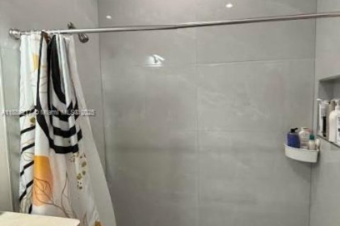 Casa en alquiler en Hollywood, Florida, 3 dormitorios № 1933245 - foto 9