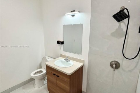 Casa en alquiler en Hollywood, Florida, 3 dormitorios № 1933245 - foto 15