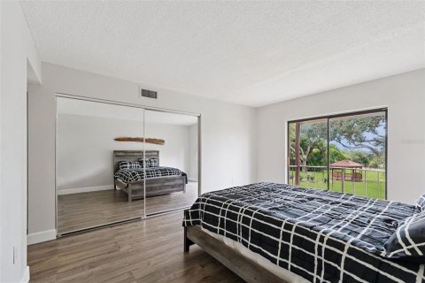 Condo in Lake Wales, Florida, 2 bedrooms  № 2096526 - photo 14