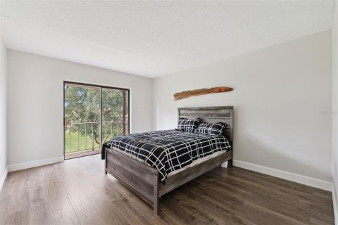 Condo in Lake Wales, Florida, 2 bedrooms  № 2096526 - photo 13