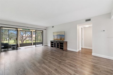 Condo in Lake Wales, Florida, 2 bedrooms  № 2096526 - photo 21