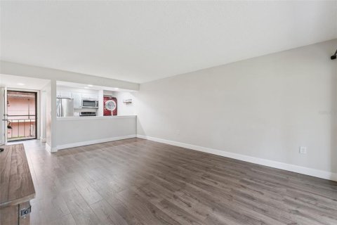 Condo in Lake Wales, Florida, 2 bedrooms  № 2096526 - photo 4