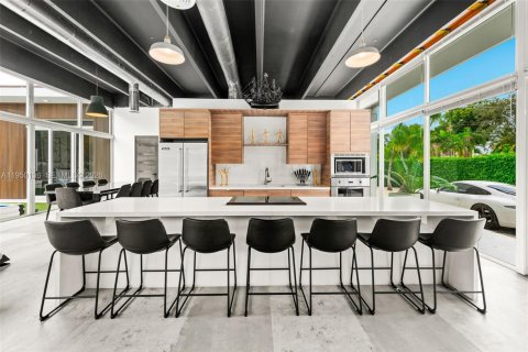 Купить виллу или дом в Майами, Флорида 6 спален, 347.64м2, № 2005794 - фото 8