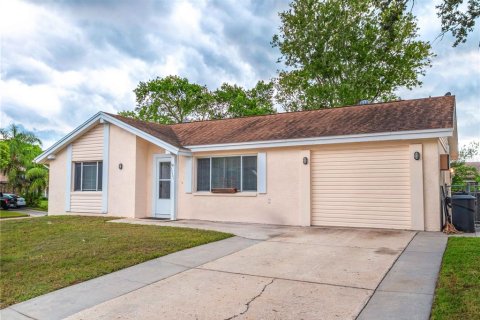 House in Hudson, Florida 3 bedrooms, 110 sq.m. № 2295390