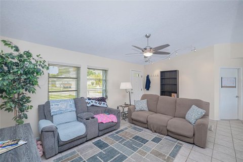 Villa ou maison à vendre à Punta Gorda, Floride: 3 chambres, 113.81 m2 № 2206745 - photo 16