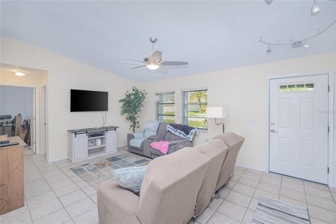 Villa ou maison à vendre à Punta Gorda, Floride: 3 chambres, 113.81 m2 № 2206745 - photo 15