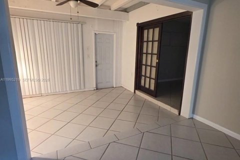House in Plantation, Florida 2 bedrooms, 99.78 sq.m. № 2062731 - photo 22