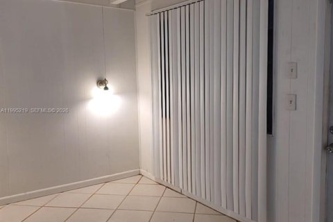 House in Plantation, Florida 2 bedrooms, 99.78 sq.m. № 2062731 - photo 27