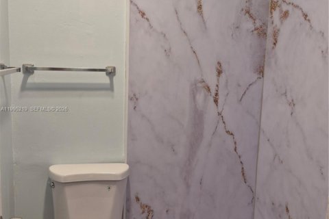 House in Plantation, Florida 2 bedrooms, 99.78 sq.m. № 2062731 - photo 12