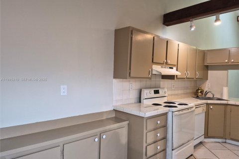 House in Plantation, Florida 2 bedrooms, 99.78 sq.m. № 2062731 - photo 4