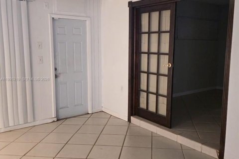 House in Plantation, Florida 2 bedrooms, 99.78 sq.m. № 2062731 - photo 29