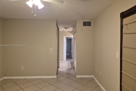 House in Plantation, Florida 2 bedrooms, 99.78 sq.m. № 2062731 - photo 8