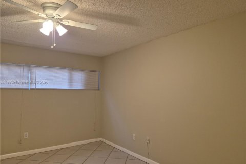 House in Plantation, Florida 2 bedrooms, 99.78 sq.m. № 2062731 - photo 7