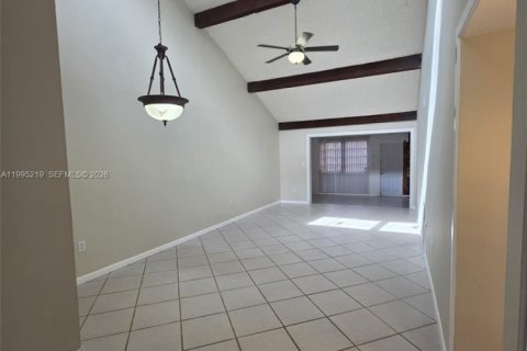 House in Plantation, Florida 2 bedrooms, 99.78 sq.m. № 2062731 - photo 17