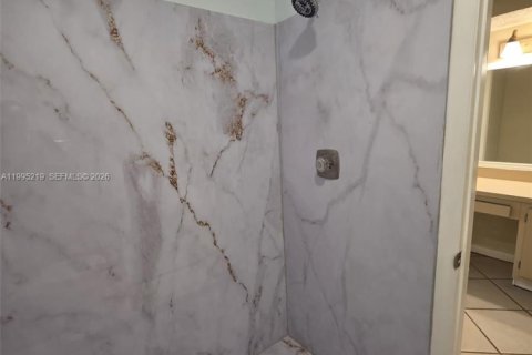 House in Plantation, Florida 2 bedrooms, 99.78 sq.m. № 2062731 - photo 13