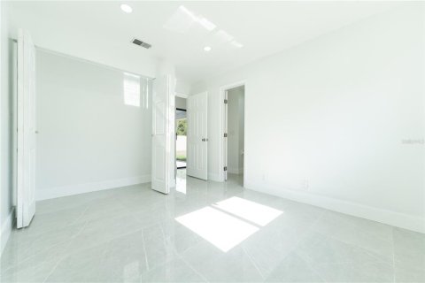 Villa ou maison à vendre à Kissimmee, Floride: 3 chambres, 150.69 m2 № 2318584 - photo 13