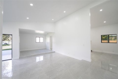 Villa ou maison à vendre à Kissimmee, Floride: 3 chambres, 150.69 m2 № 2318584 - photo 6
