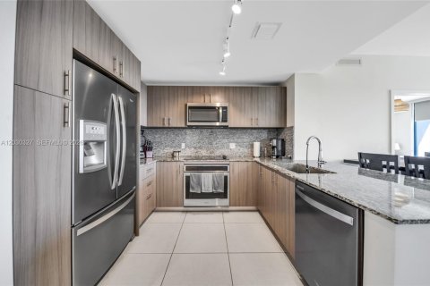 Снять в аренду кондоминиум в Дорал, Флорида 1 спальня, 63.73м2, № 2145747 - фото 18