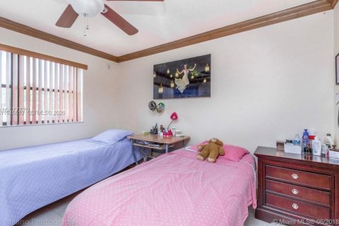 Apartment in Hialeah, Florida 2 bedrooms, 90.67 sq.m. № 2003023 - photo 18