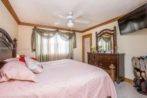 Apartment in Hialeah, Florida 2 bedrooms, 90.67 sq.m. № 2003023 - photo 8