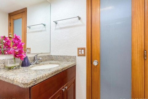 Apartment in Hialeah, Florida 2 bedrooms, 90.67 sq.m. № 2003023 - photo 20