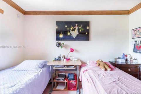 Apartment in Hialeah, Florida 2 bedrooms, 90.67 sq.m. № 2003023 - photo 19