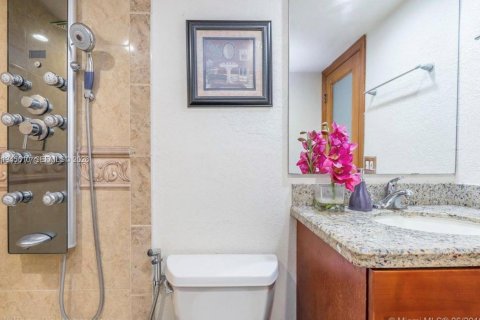 Apartment in Hialeah, Florida 2 bedrooms, 90.67 sq.m. № 2003023 - photo 21